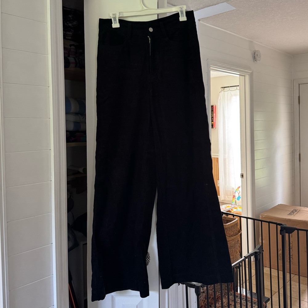 Women’s wide leg pants